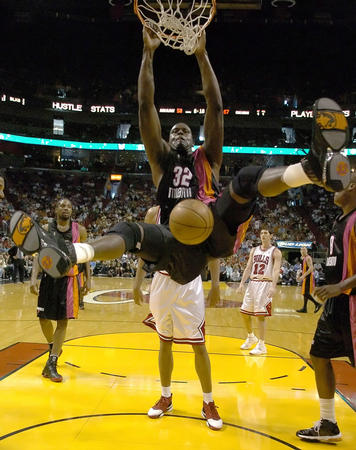 塔顶端的巨 塔顶端的巨