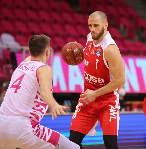 且与第四名 且与第四名