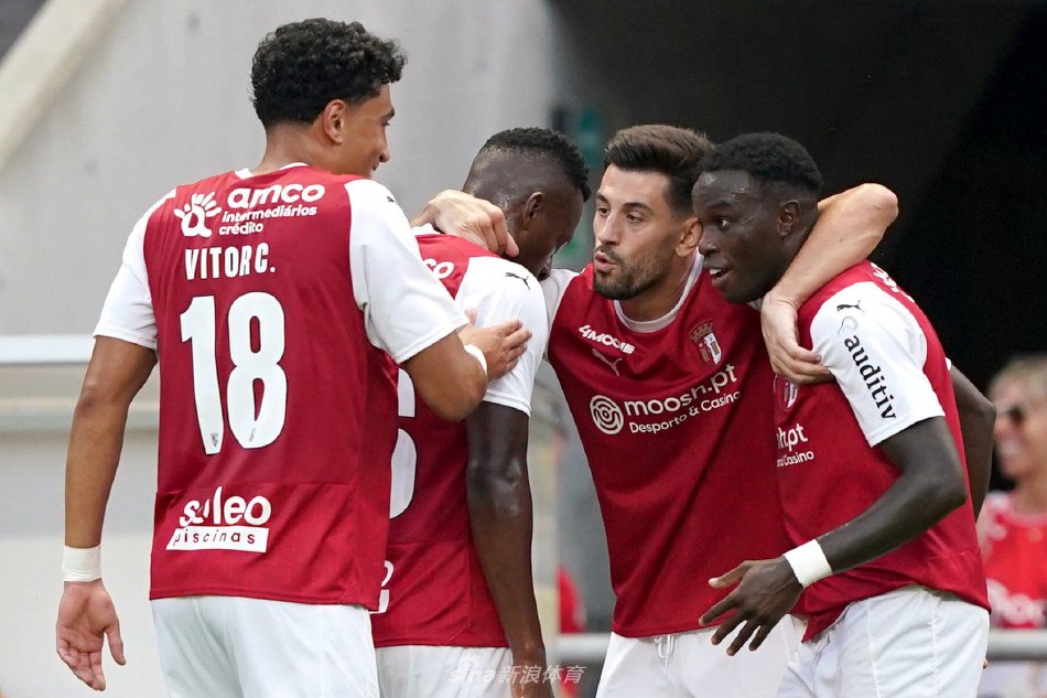 这位年轻选 这位年轻选